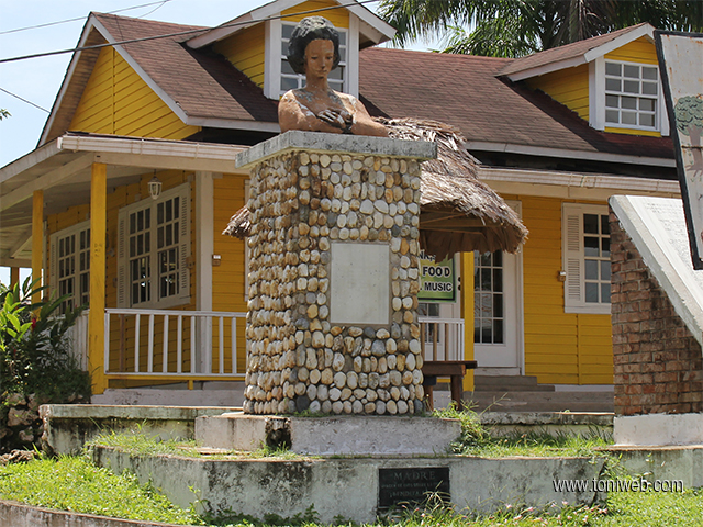 Monumento a la Madre - Toniweb